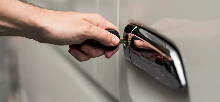 Why Choose Our Auto Locksmith Team in Bradenton, FL?